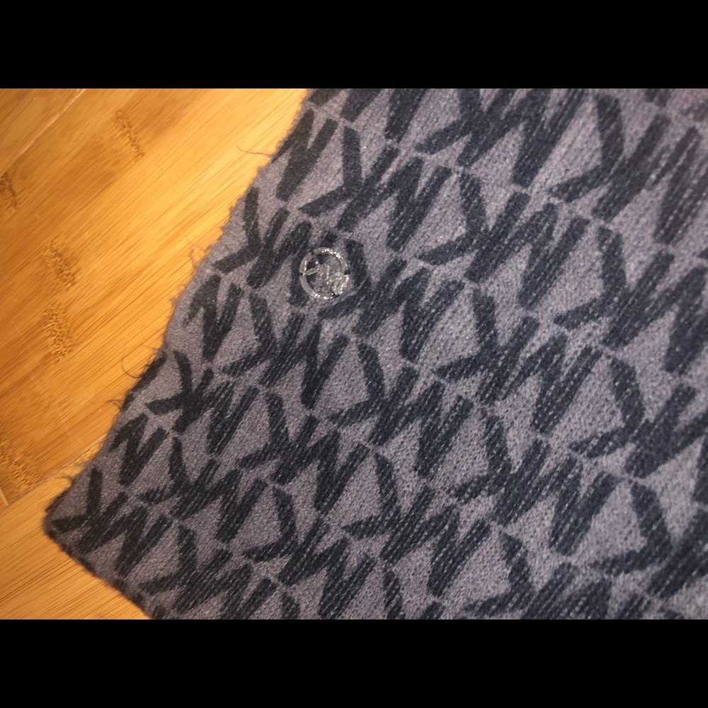 Michael Kors infinity scarf - Picture 4 of 5